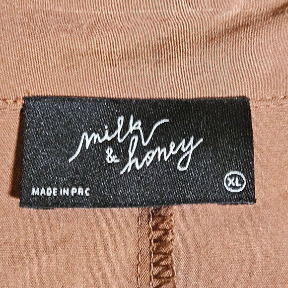 Milk & Honey Ruched Front Long Sleeve Blouse Button Cuffs XL Brown Polyester - Picture 4 of 12